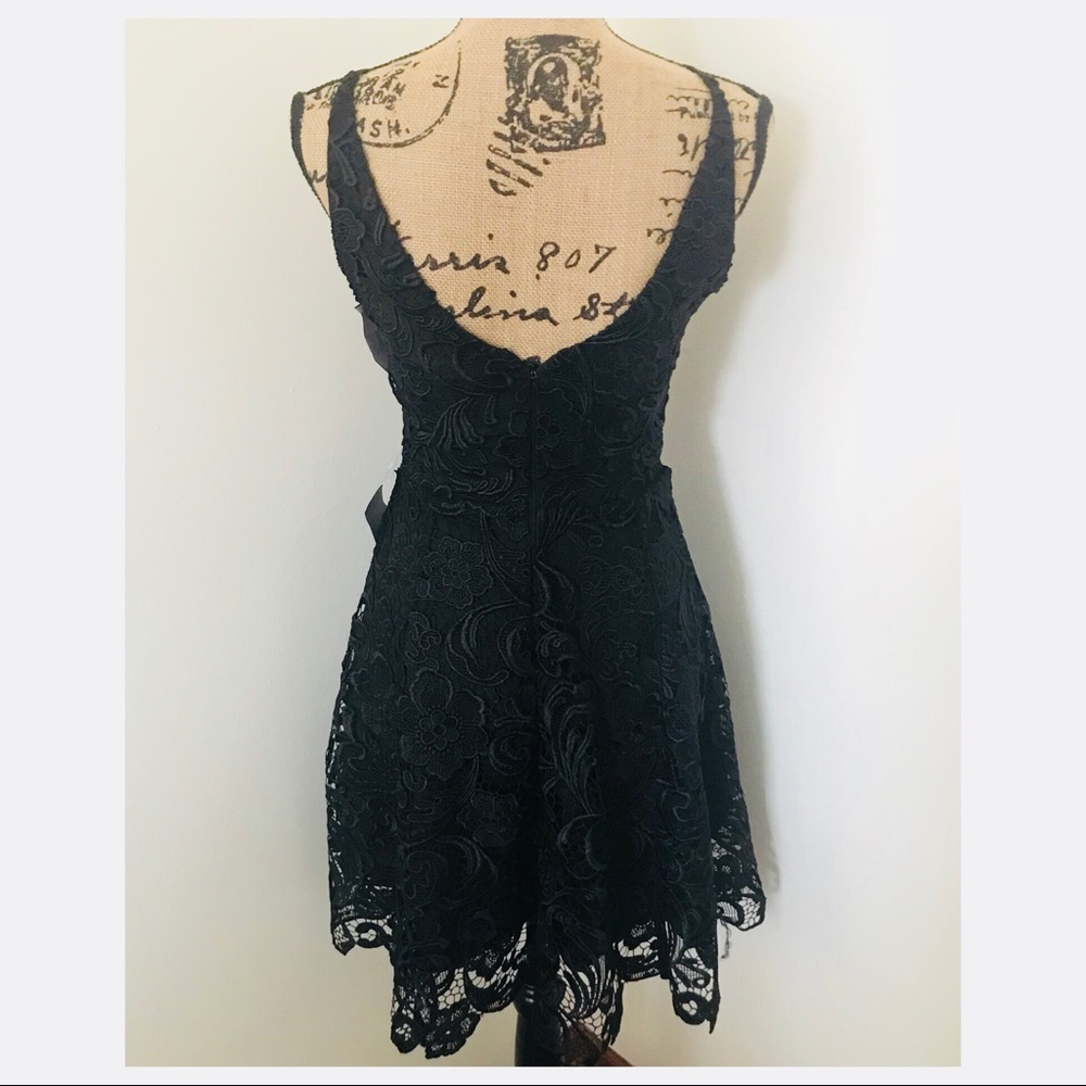 DRESS THE POPULATION LACE MINI DRESS - Picture 6 of 8